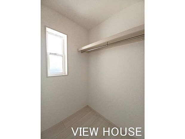 ■ウォークインクローゼット｜ハンガーパイプがついてます♪かけ収納が可能です♪