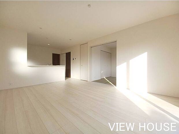 ■16帖のストレートタイプのLDK♪広々感じられます♪