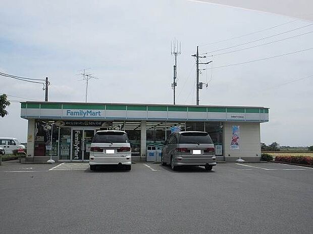 ファミリーマート日野屋千代田町店 909m