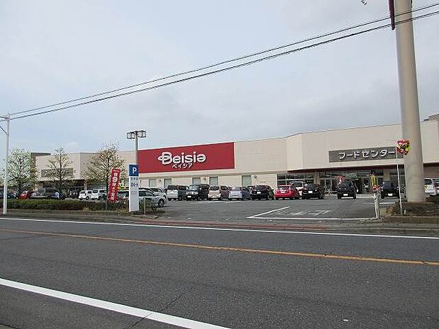 ベイシア尾島店 679m