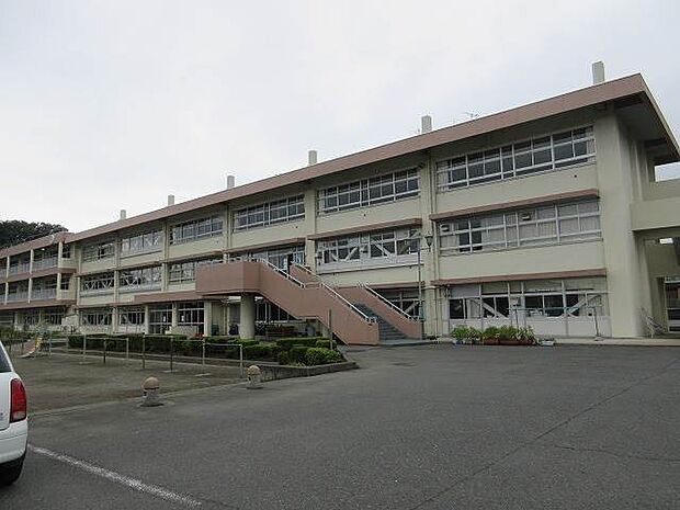 桐生市立桜木小学校 733m