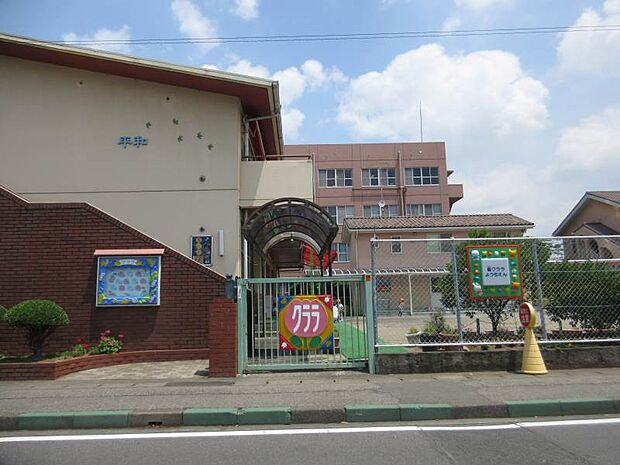 聖クララ幼稚園 653m