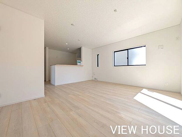 ■キッチンに立ちながら家族との会話が弾む対面スタイルです♪