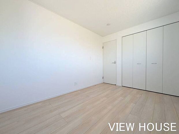 ■2階6帖洋室|将来の家族構成の変化に合わせて、趣味の部屋やワークスペースとしても活用できる汎用性があります♪