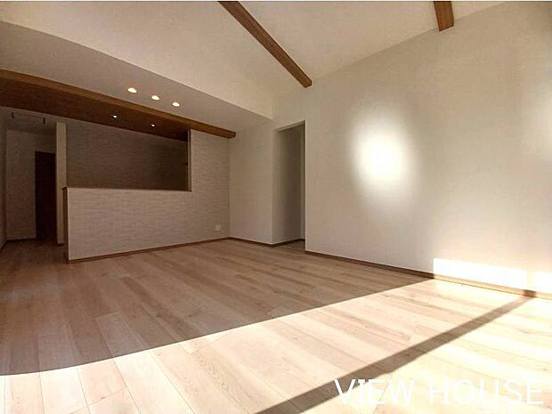 ■LDK続きには6帖洋室・5.3帖、5.3帖洋室があります♪