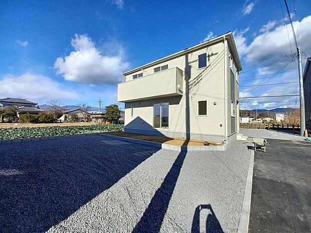 ■4台駐車可能なカースペース♪(1/23撮影)