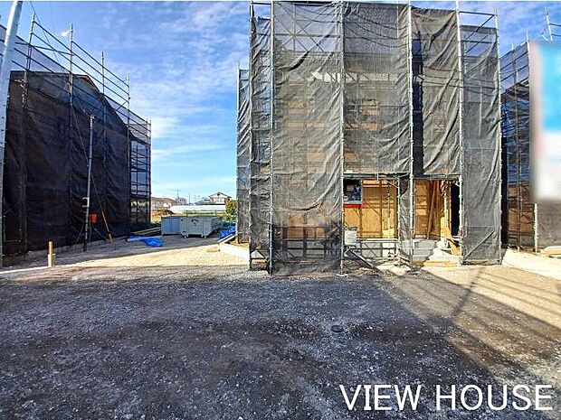 ■4台駐車可能なカースペース♪(11/14影)