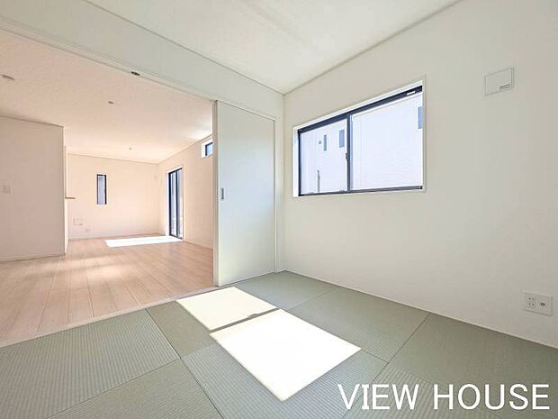 ■壁面が広く取られているため、お好みのポスターを飾ったり、大きな棚を置いたりと自分好みにレイアウト可能♪