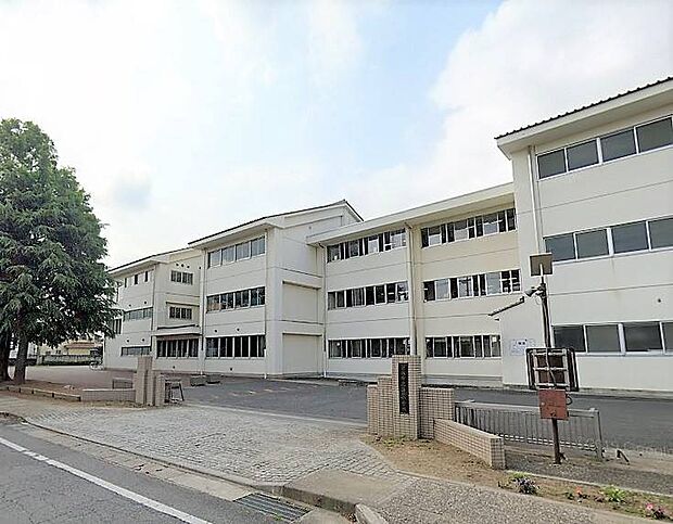 館林市立第一小学校 1038m