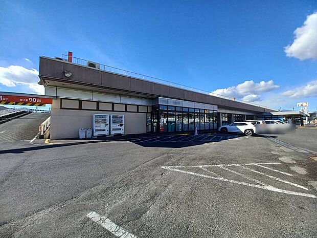 ベイシア桐生境野店 289m