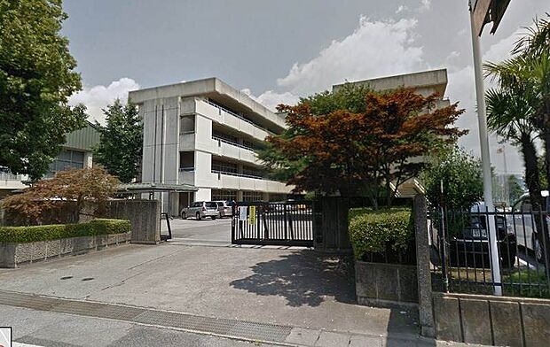 桐生市立境野中学校 610m