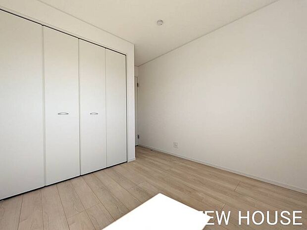 ■2階5帖洋室|各居室には奥行きのあるクローゼットを設置しています!