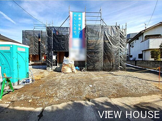 ■並列駐車3台可能なカースペースを完備しています!前面道路もゆとりがあり、運転が苦手な方でもスムーズに駐車が可能です♪