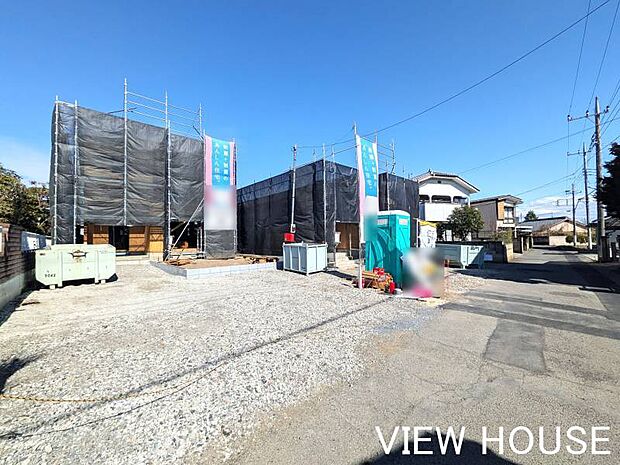 ■写真奥側が2号棟です♪国道50号まで車で約2分と多方面にアクセス良好♪(3/19撮影)