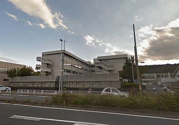 桐生市立広沢中学校 1604m