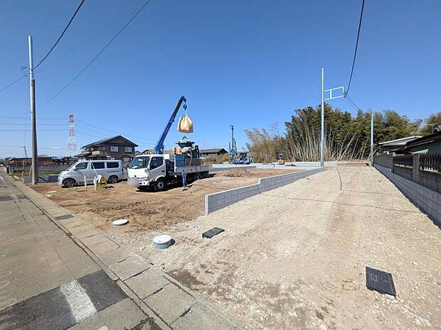 ■周囲は落ち着いた住宅街で、小さなお子様がいるご家庭も静かに過ごせる環境です!お庭スペースではガーデニングや夏場のプール遊びも楽しめそうですね♪