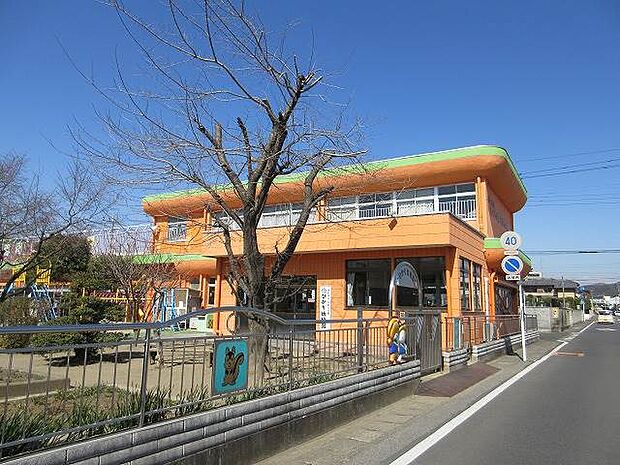 ひかり幼稚園 819m