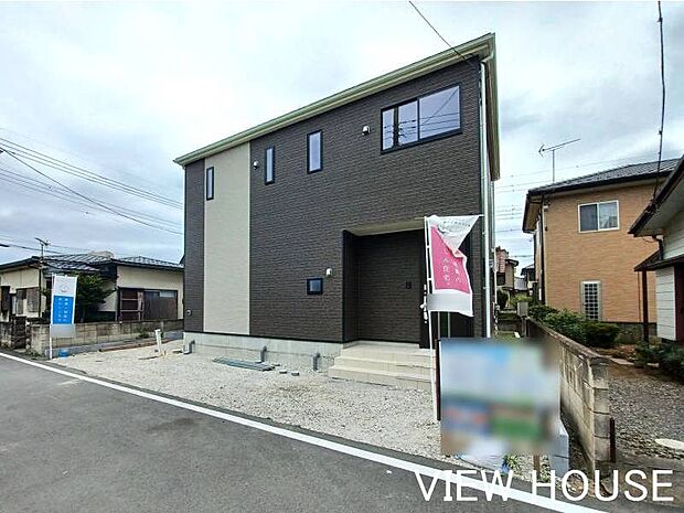 ■南側にリビングとお庭を配置することで、道路側からの視線を遮りつつ、たっぷりの陽光を取り込める設計になっています！(8/4撮影)