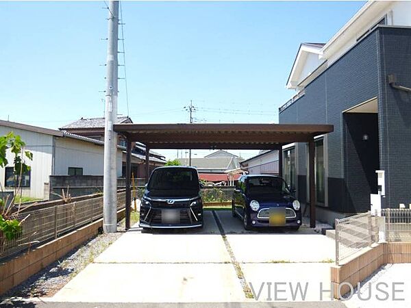 ■並列2台＋1台の駐車が可能なスペースは、ご家族の成長や来客時にも柔軟に対応できます！