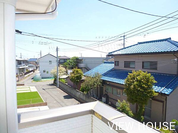 ■バルコニーからは周辺ののどかな住宅街を見渡すことができます♪