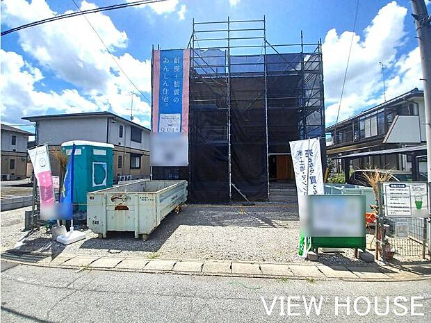 ■見通しの良い前面道路に面した開放的な現地です!道路幅がしっかり確保されているため、大きめのお車でもスムーズに美しく駐車ができます♪(8/7撮影)