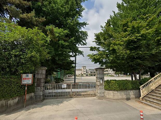 館林市立第八小学校 808m