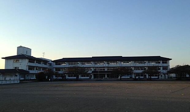 館林市立美園小学校 926m