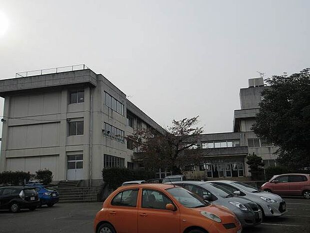 太田市立毛里田中学校 1624m