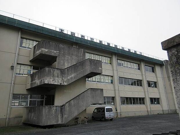 太田市立毛里田小学校 2449m