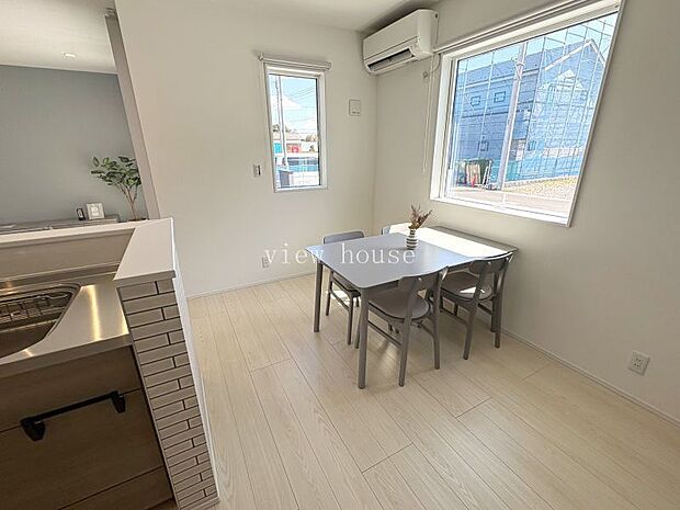 【ダイニング４．６帖】 ご夫婦2人なら十分♪コンパクトで一緒にご飯食べるのが楽しくなりますね♪