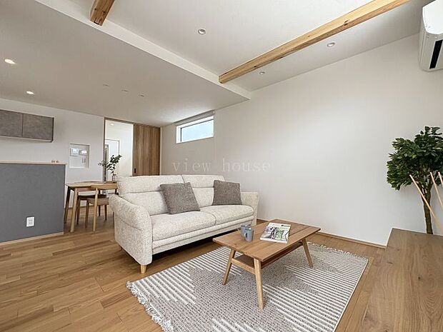 折上天井が空間に立体感をもたらします。