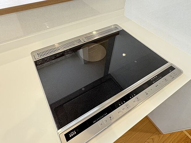 お子様のお料理のお手伝いも安心の火を使わないIHクッキングヒーター♪