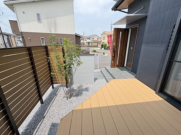 ウッドデッキ付き♪