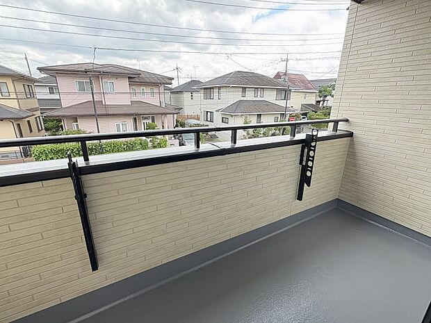 【バルコニー】 日当たり良好南面バルコニー♪
