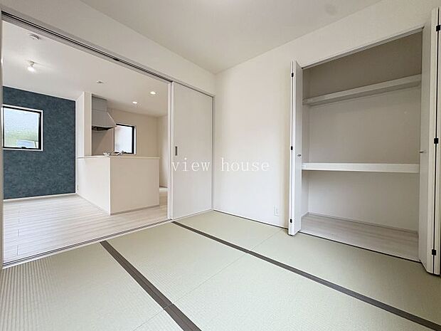 【洋和室4.5帖】 和室はキッチン横にあるのでお子様が小さいうちは子供部屋にしても安心です。