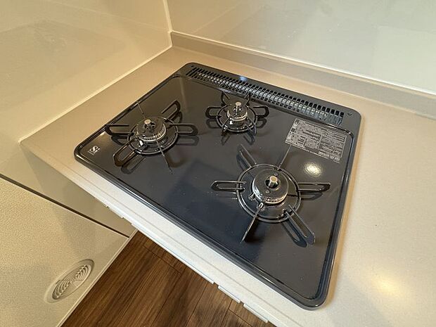 【3口コンロ】 お忙しい時間帯のお料理もスピーディに進む3口タイプ♪