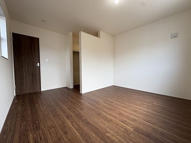 【洋室7.5帖】 主寝室におすすめのお部屋です。