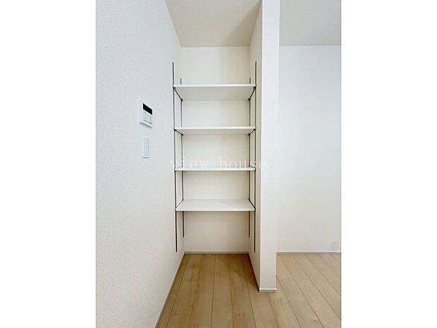 【キッチン後ろ収納】 食品のストックも可能♪