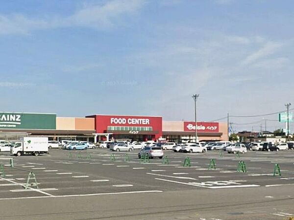 ベイシアフードセンター結城店 920m