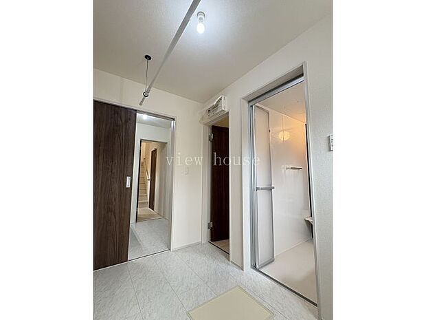 【ランドリールーム】 便利なランドリールーム付き♪