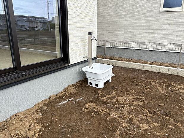 【立水栓】 水遊びや洗車にも使えます。