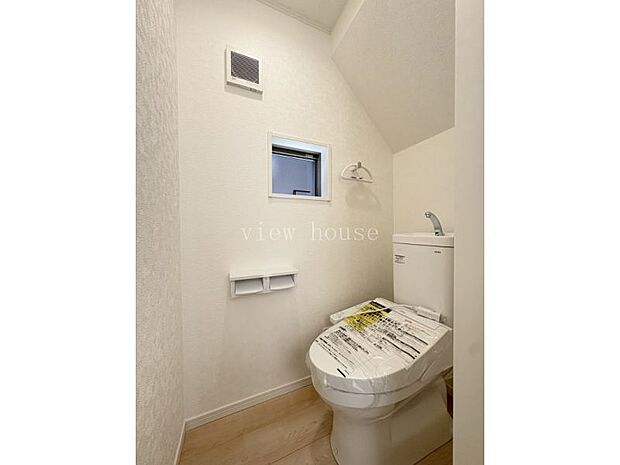 【1階トイレ】 トイレは各階完備♪