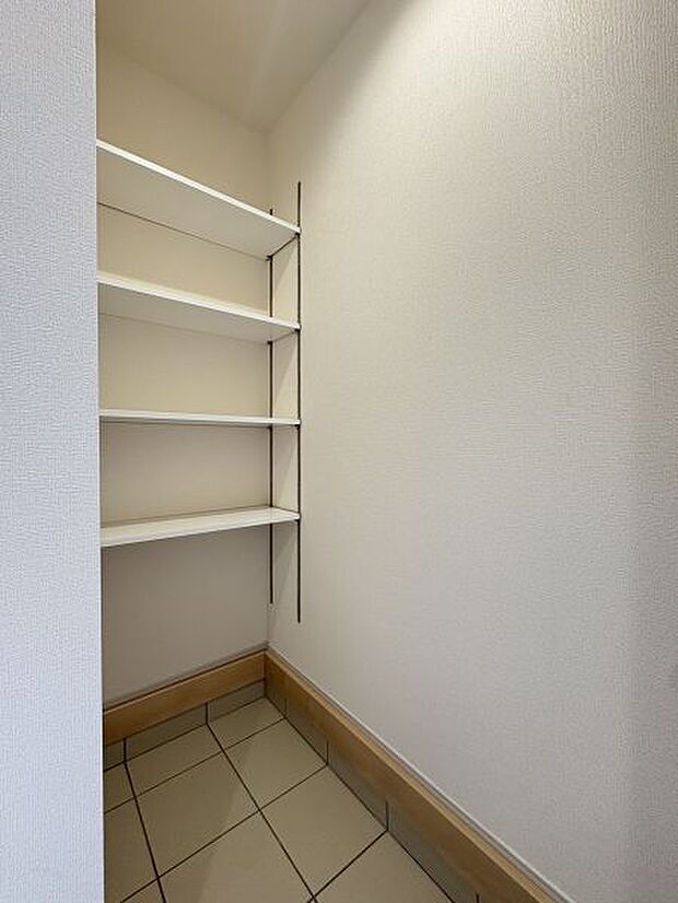 可動棚付き、シューズクローク♪