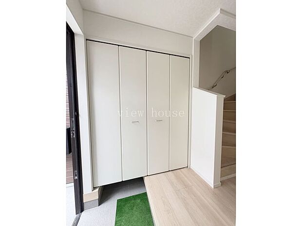 大容量+閉めるとスッキリ見えて使い勝手良しです!