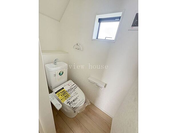 【2階トイレ】 夜も1階にわざわざ降りなくても便利な2階トイレ♪