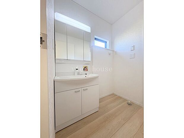 【洗面】 三面鏡付きシャワードレッサー♪