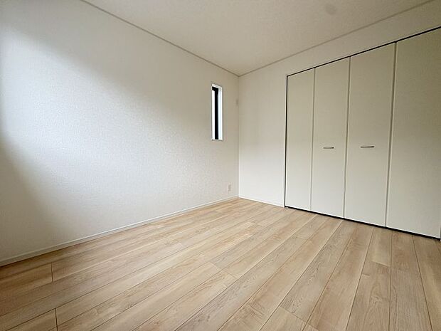 【洋室5.7帖】 大容量クローゼット付き♪