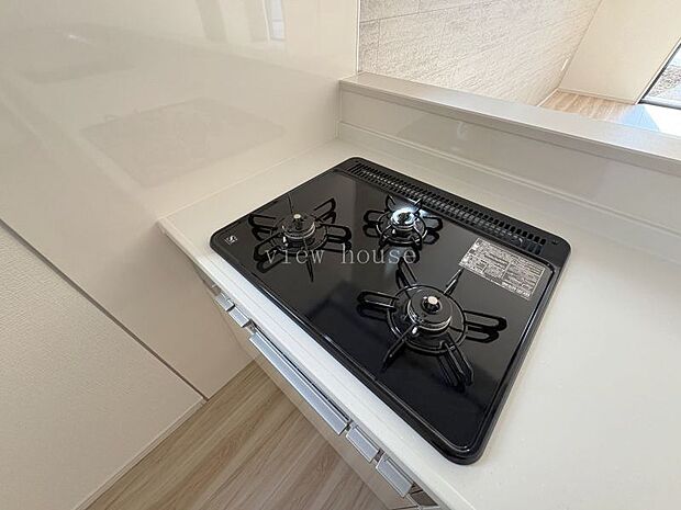 【3口コンロ】 忙しいママにも嬉しい♪お料理もスピーディに進む3口コンロ♪