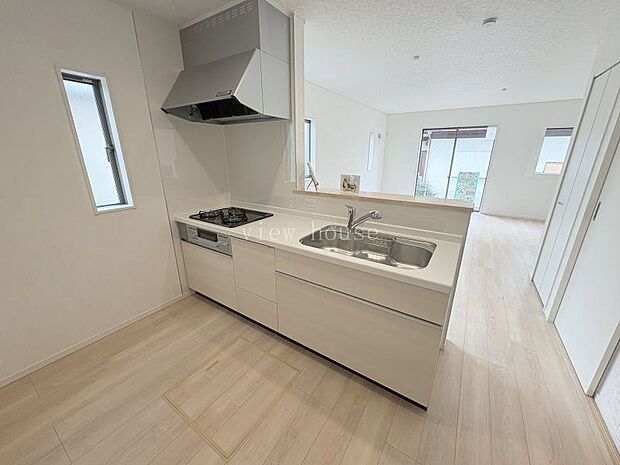 【システムキッチン】 スライド収納付きで使い勝手の良いキッチンです♪