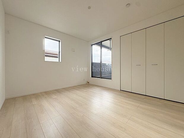 【洋室7帖】 バルコニーに出入りできるお部屋は2つ♪